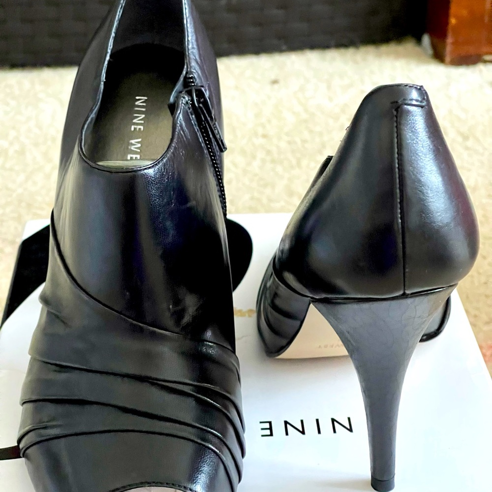 Black bootie